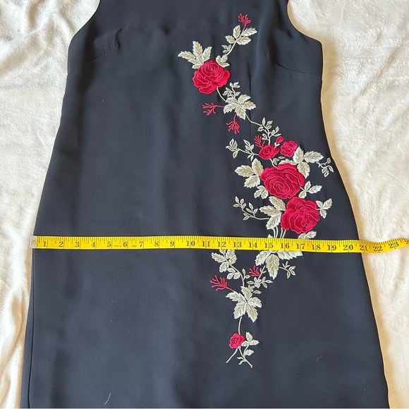 Jessica | Black wi/embroidered roses, pencil dress lined classic formal size 12 - Picture 6 of 14